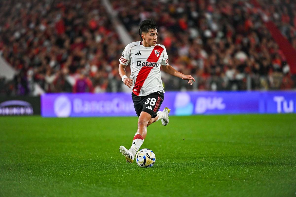 Ian Subiabre contra el Platense