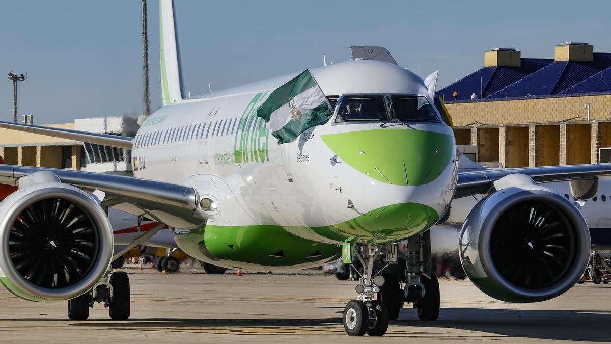 Avión de Binter en el vuelo inaugural a Sevilla.