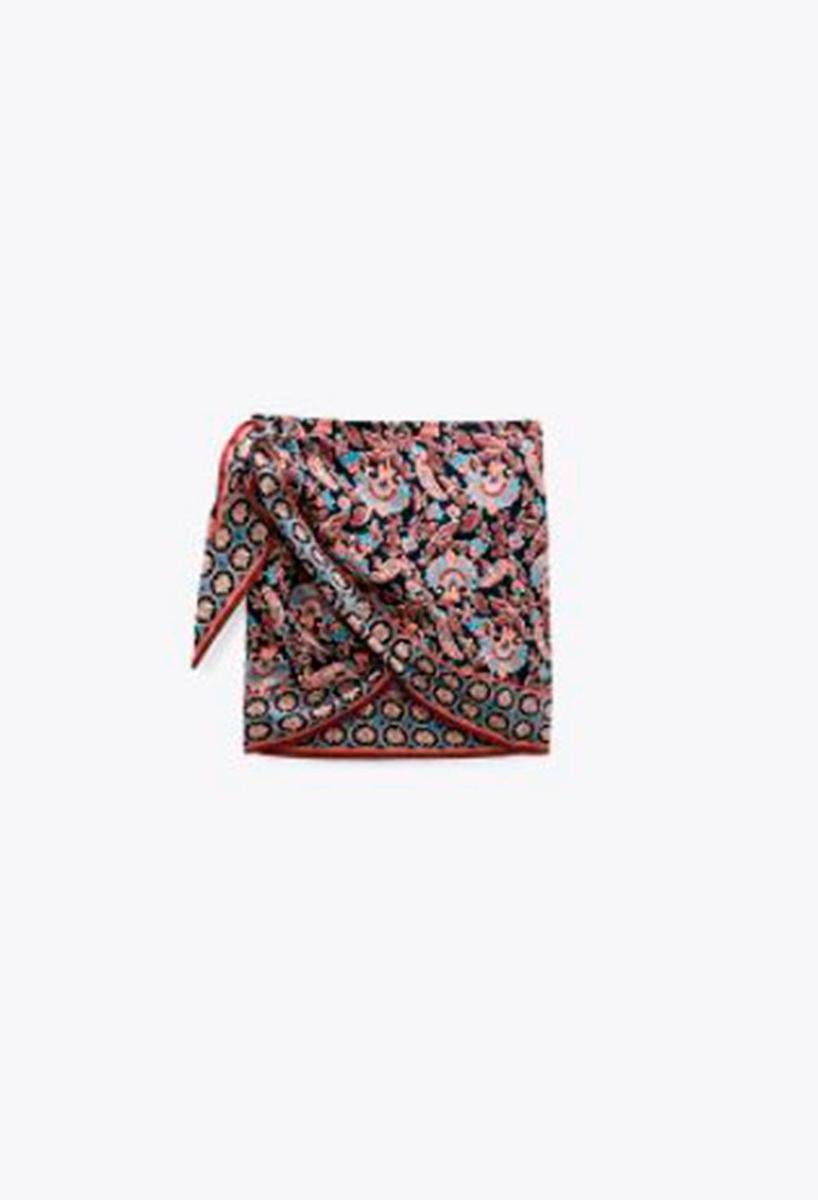 Falda pareo estampada de Zara (precio: 25,95 euros)