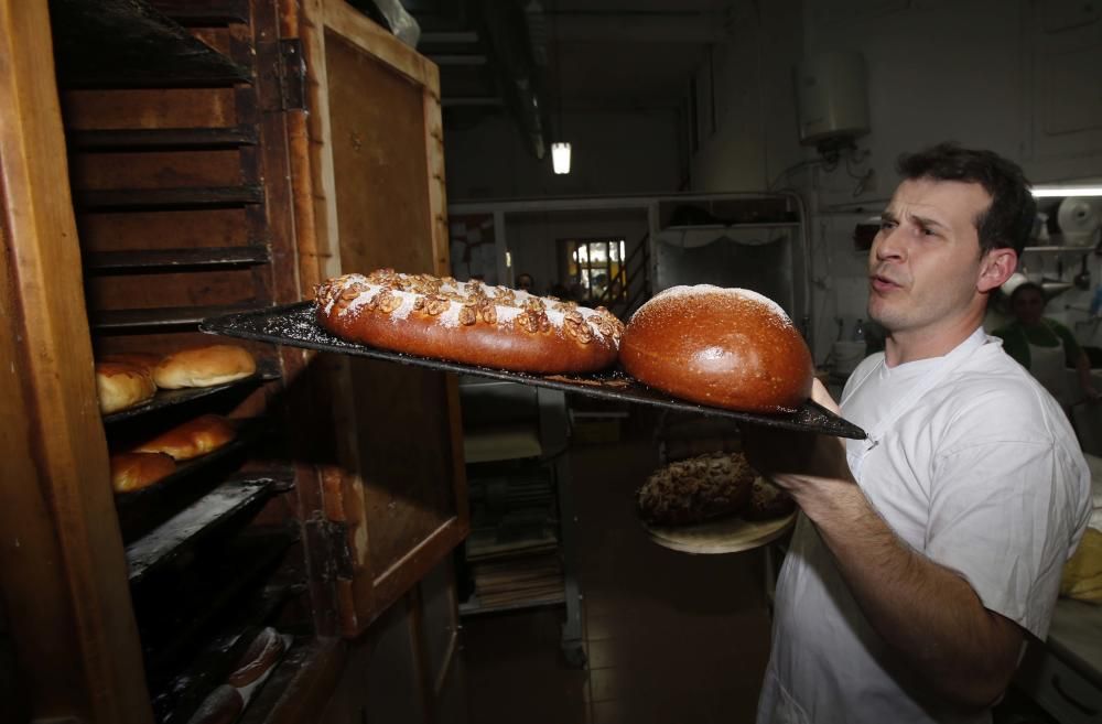 Forn de Vicent García. Primer premio de escaparate y torta de pasas y nueces.