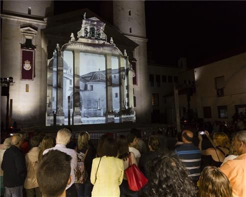 Proyección con fotos y música en la basílica de Sant Pasqual