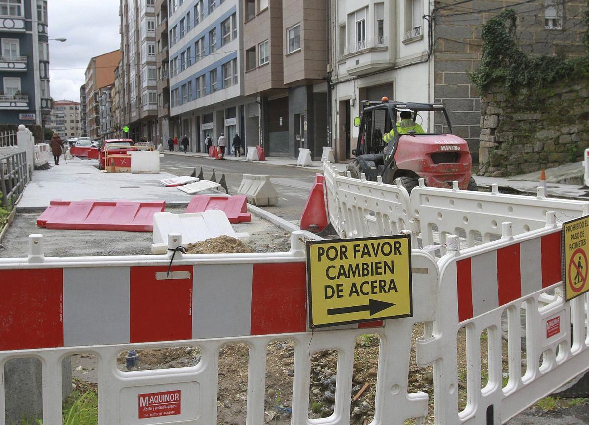 Uno de los tramos de la avenida de Portugal en obras, ahora paralizadas. | IÑAKI OSORIO