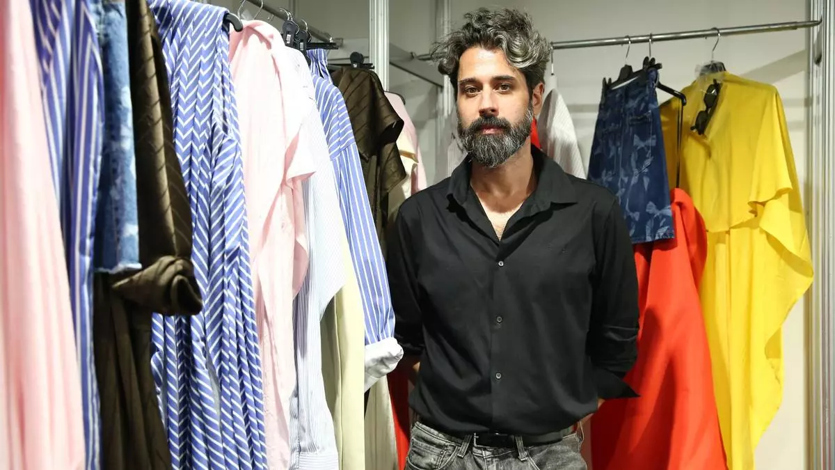 Entrevista exprés con el diseñador Moisés Nieto: "La mejor vestida siempre será Diana de Gales. El peor, Donald Trump"