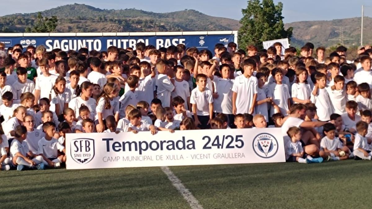 Parte de la gran familia que conforma el Sagunto FB.