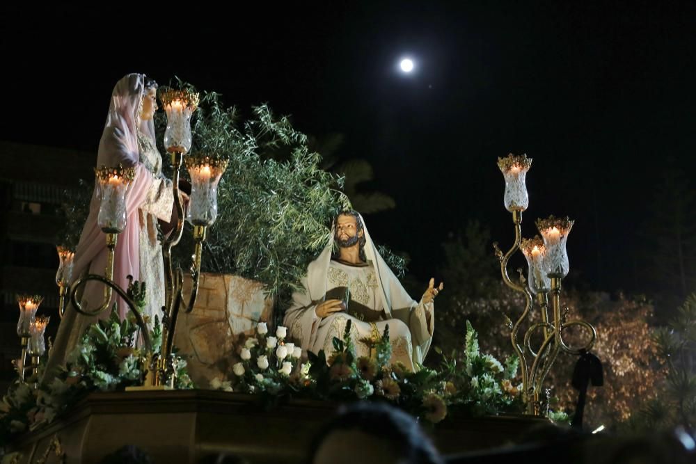 Seis cofradías y siete pasos -faltó el de San Pedro Arrepentido- desfilaron el Lunes Santo en Torrevieja.