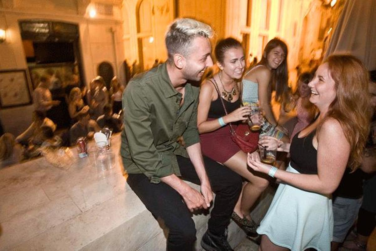 La noche está que arde