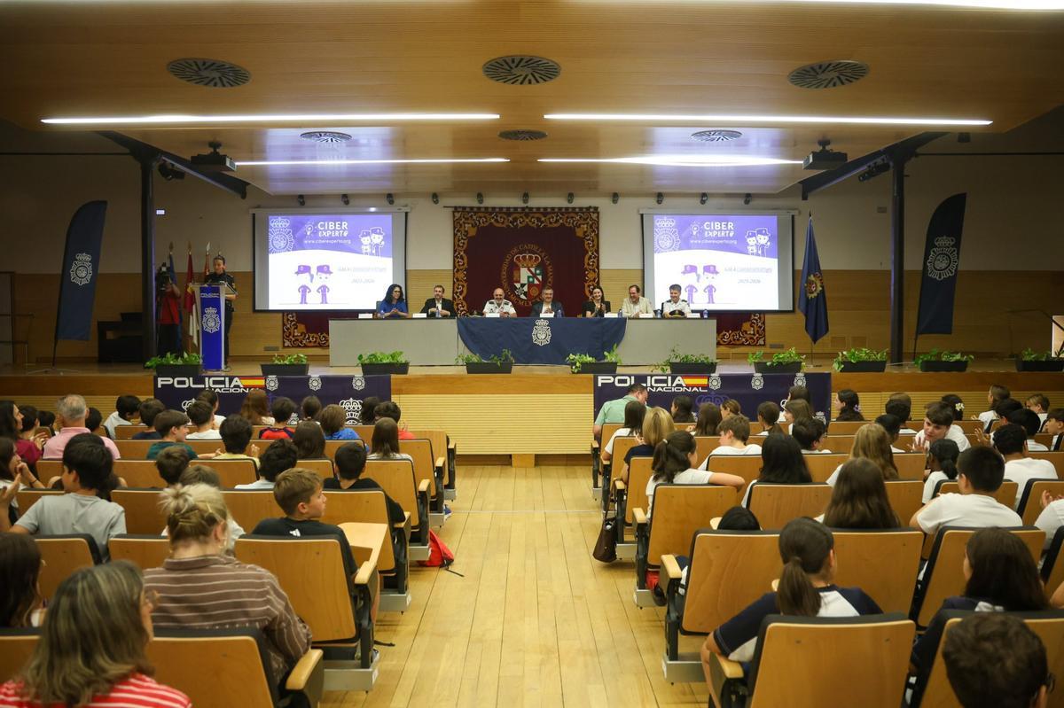 El programa Ciberexpert@ busca preparar a los menores para hacer un uso responsable y seguro de las TICS y las redes sociales