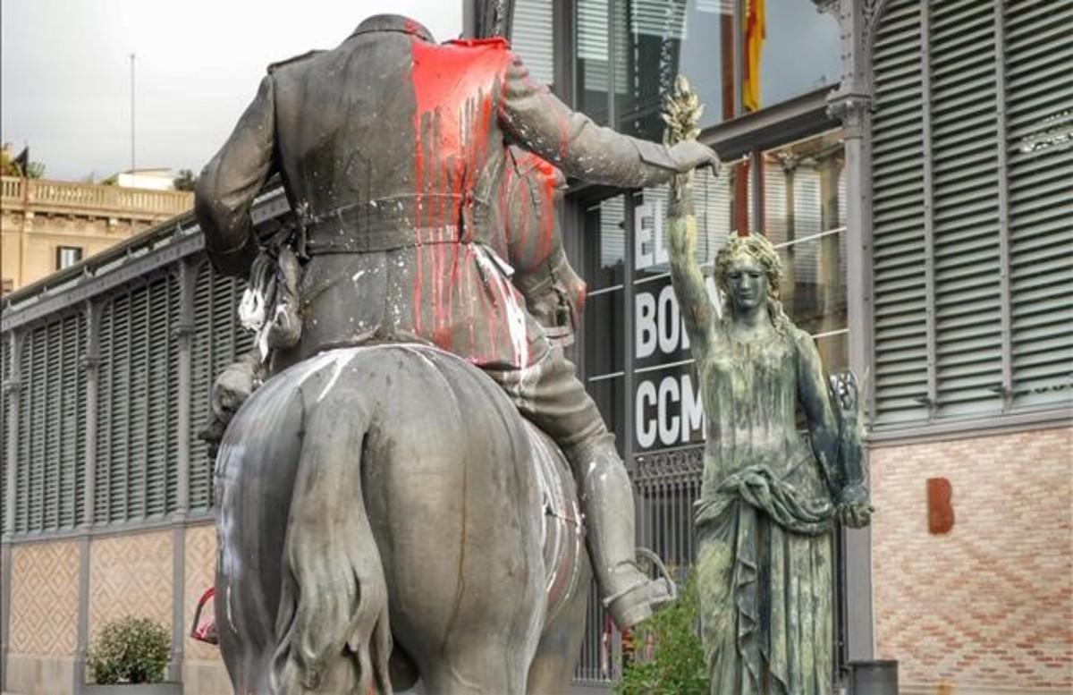 abertran35959841 barcelona  19 10 2016 la estatua de franco decapitado en el 161019101639