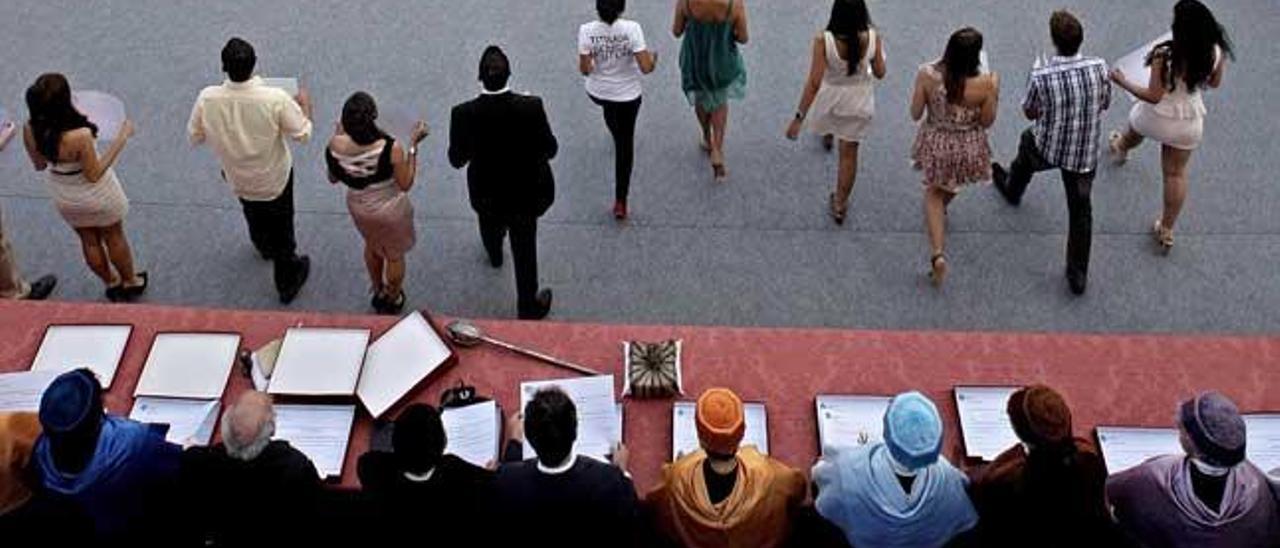 Imagen de la una de las últimas graduaciones que se hicieron en la Universitat.