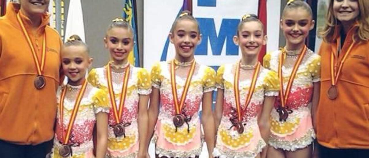 Las gimnastas de Almussafes y Benifaió brillan en el nacional