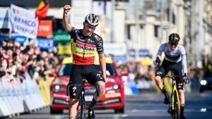 Remco Evenepoel gana la última etapa de la PArís-Niza por delante de Matteo Jorgenson.