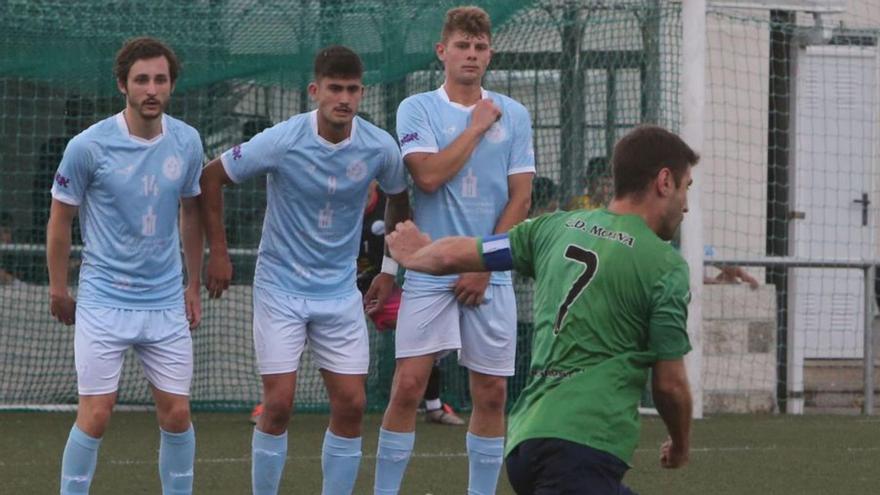 Barrera del Beluso en el derbi ante el Moaña.