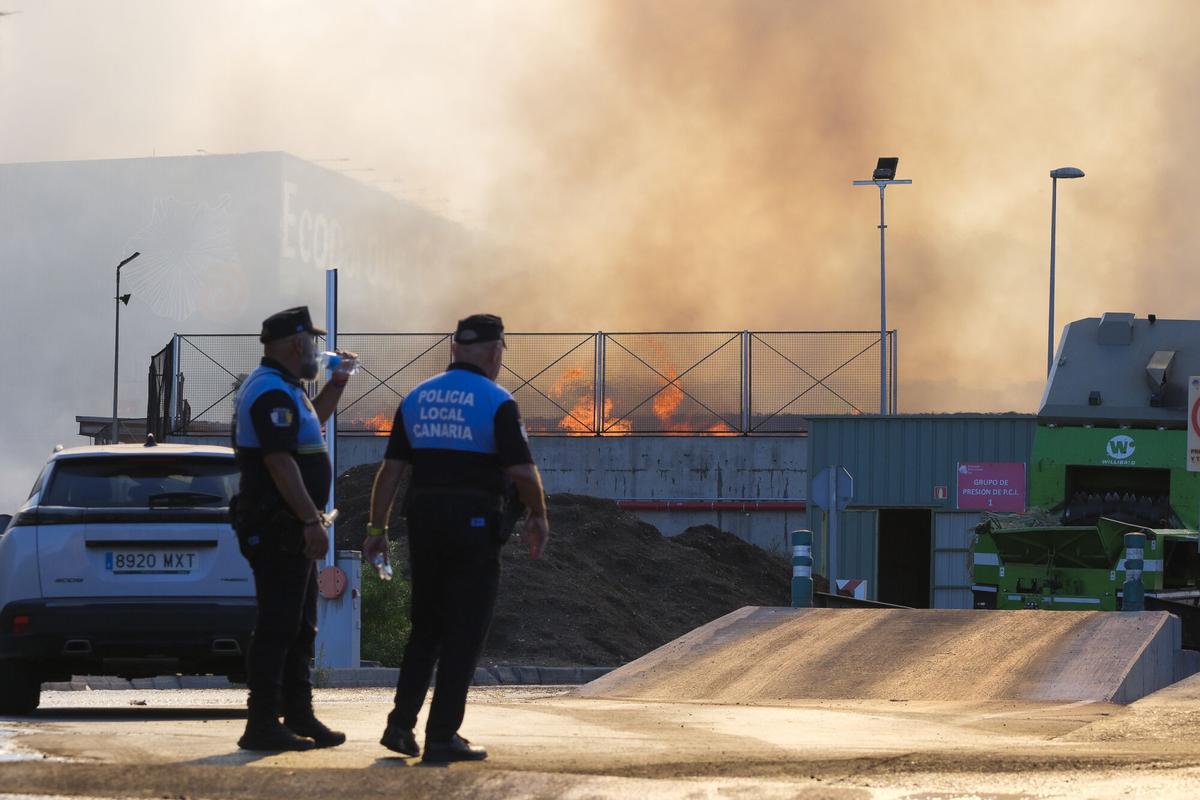 Incendio en el vertedero de Juan Grande, San Bartolomé de Tirajana