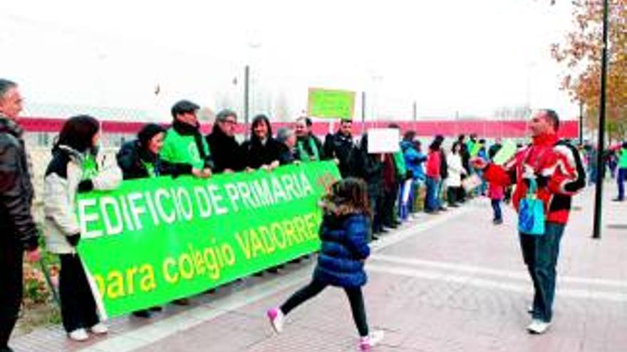 Les Aillées exige el edificio de Primaria