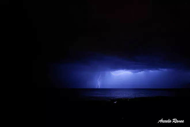 Relámpagos durante la madrugada en Tenerife