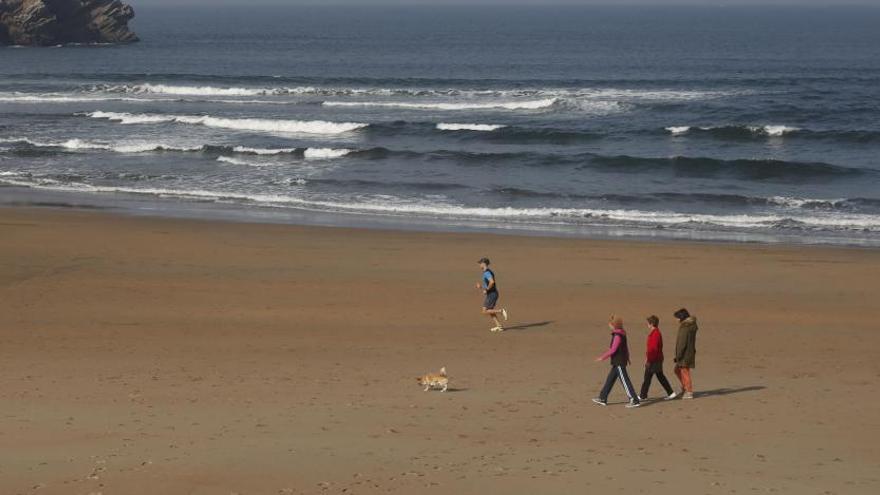 Asturias vive una jornada de verano en pleno otoño superando los 28 grados