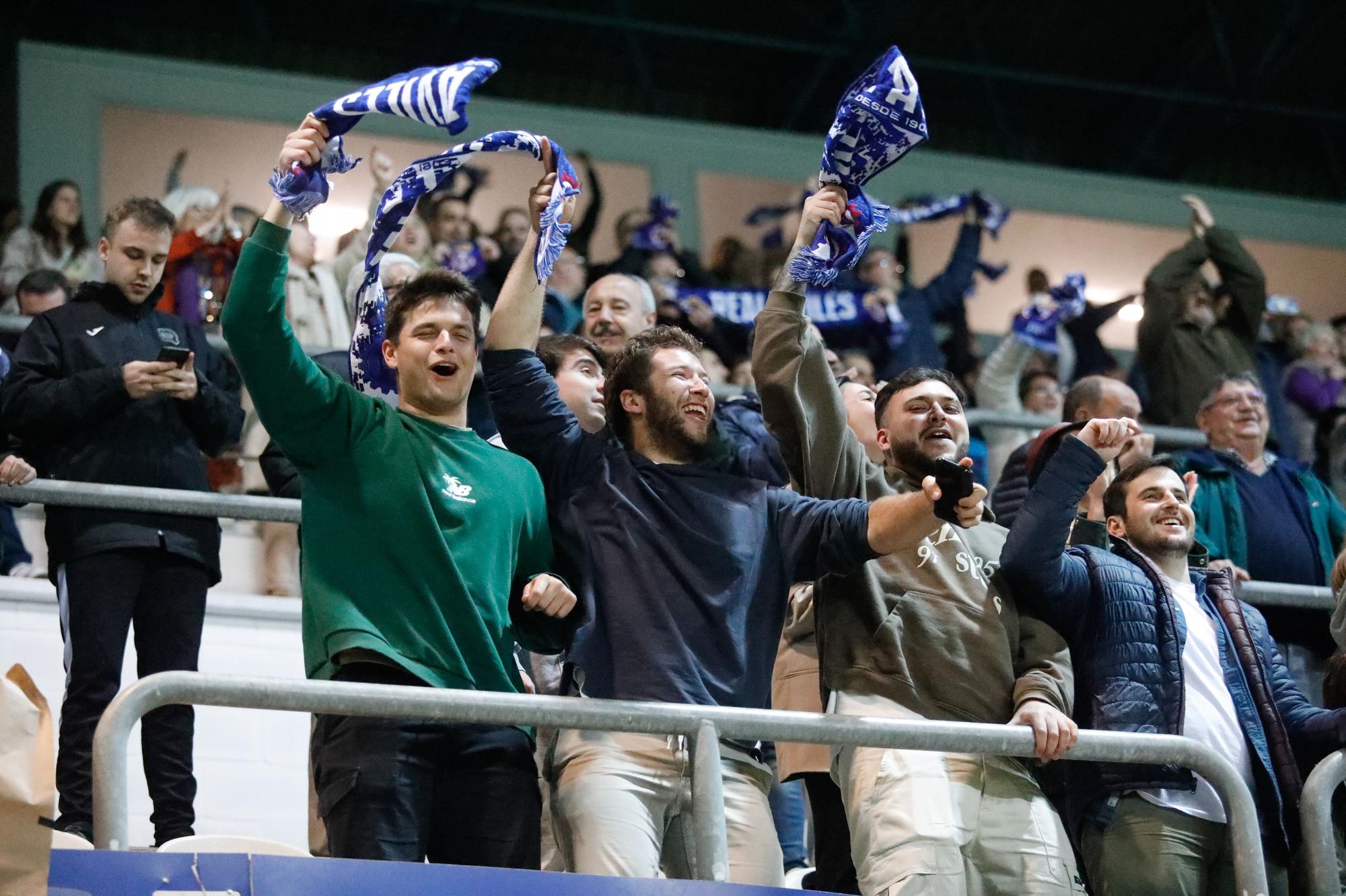 Las imágenes de la victoria (2-0) del Real Avilés antes más de 3.000 espectadores en el Suárez Puerta