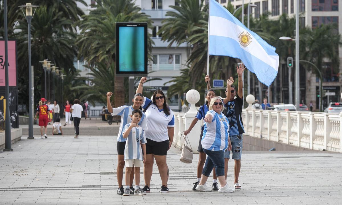 Ambiente previo a la final mundial de fútbol España-Argentina Ambiente previo a la final mundial de fútbol España-Argentina