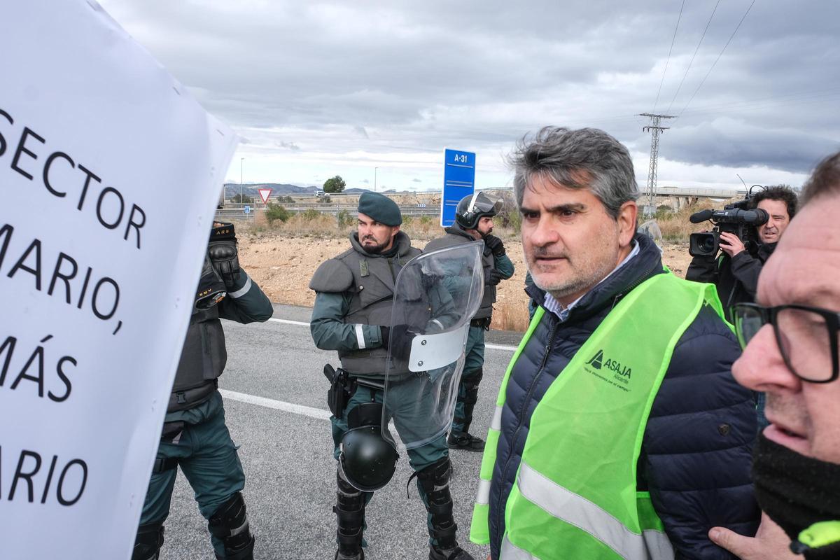 Así ha sido la protesta de agricultores del Alto y Medio Vinalopó en Villena