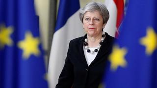 May rechaza una segunda consulta sobre el 'brexit' mientras se convierte en rehén de los euroescépticos