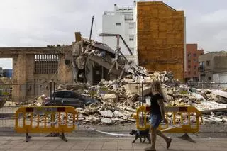 Los propietarios del edificio derrumbado de Benetússer asumirán el coste de la vigilancia privada hasta el final del desescombro
