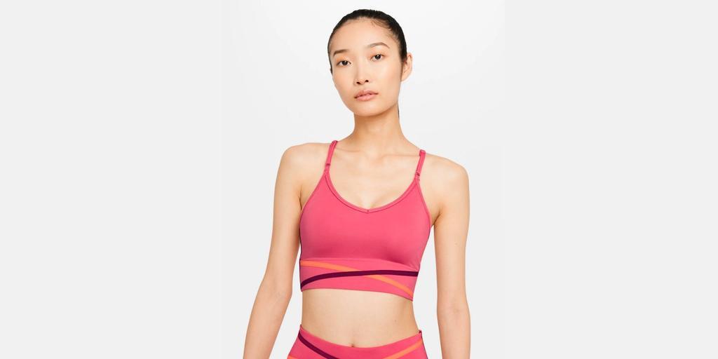 Sujetador deportivo de material 100% reciclado, de Nike.