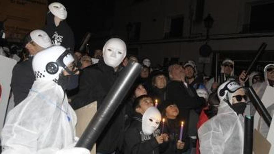 El Carnestoltes sallentí és eliminat per una brigada anticarnavalista