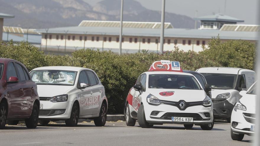 Colapso balear  en los exámenes para obtener el carné de conducir