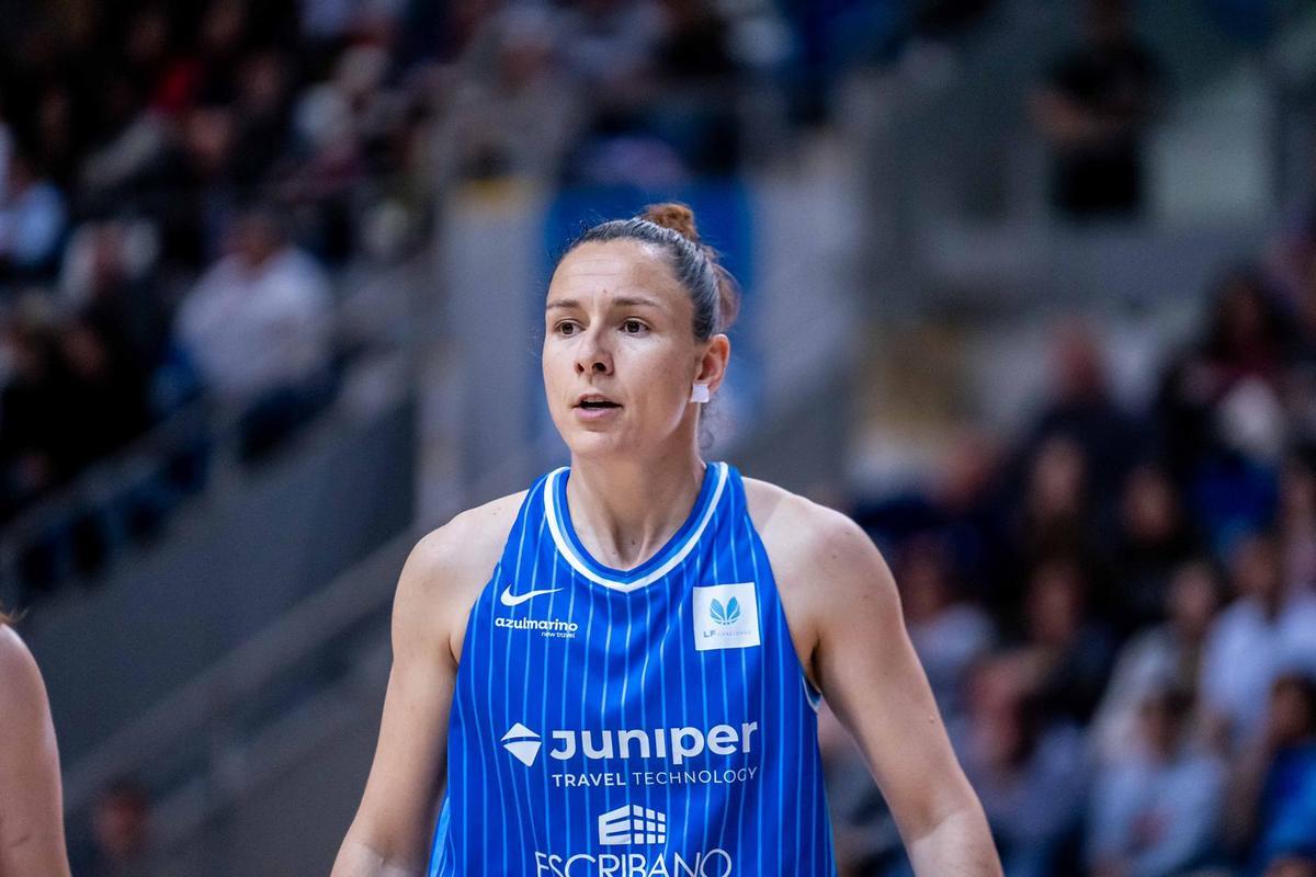 María España Almendro anotó 21 puntos.
