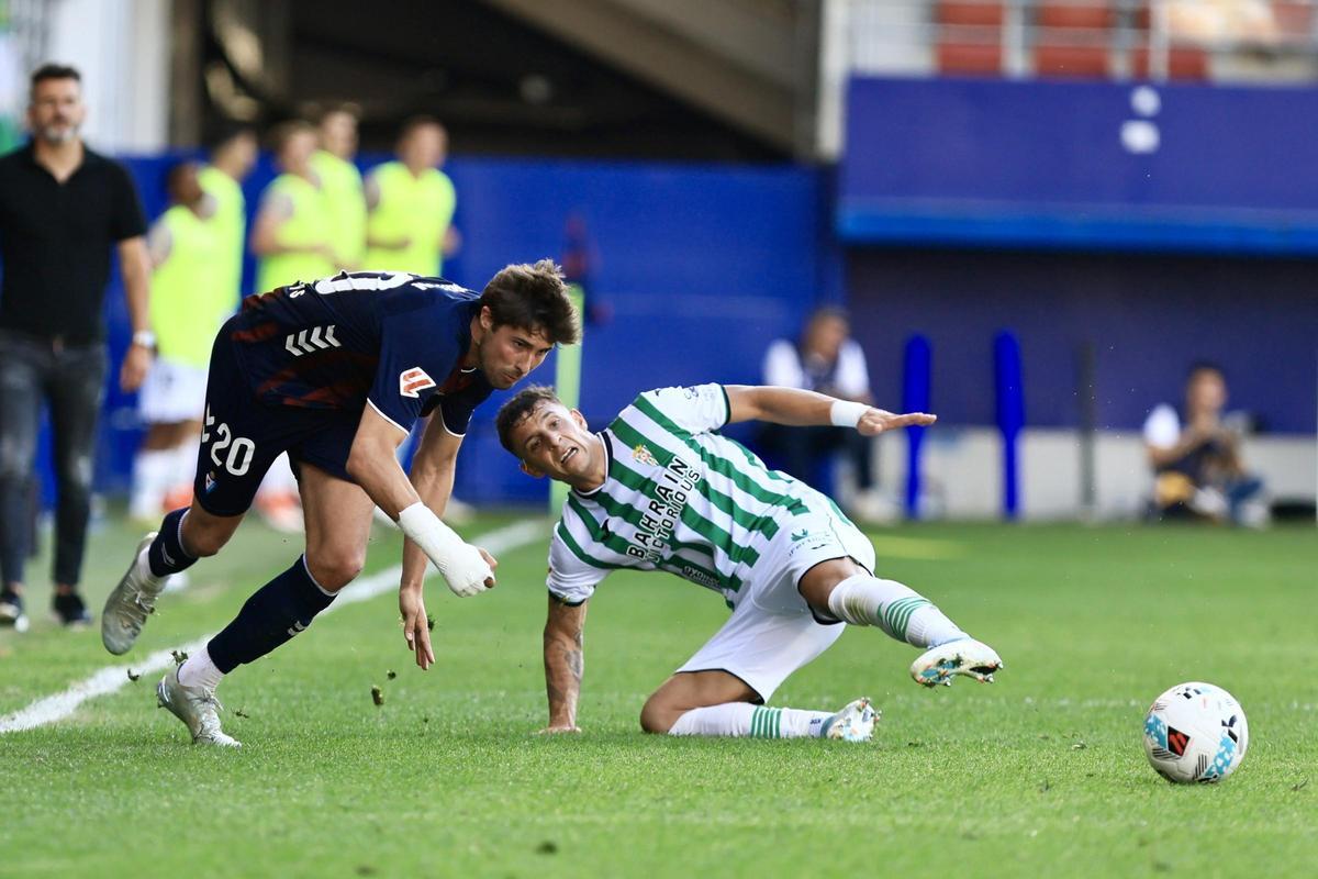 Éibar-Córdoba CF. Las imágenes del partido de LaLiga Hypermotion