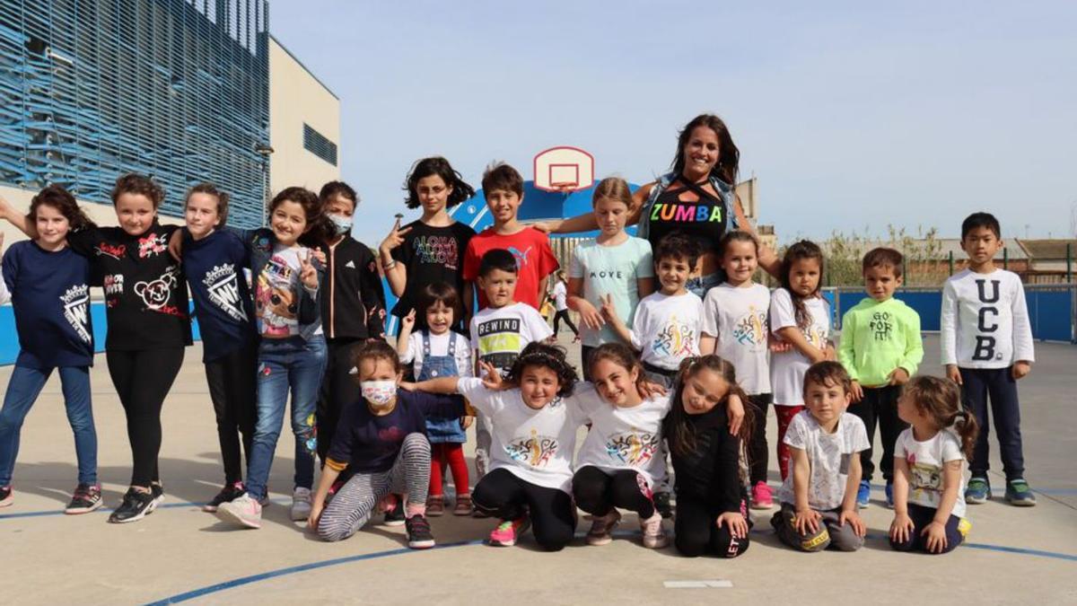 Jóvenes participantes en las actividades de la escuela deportiva. | SERVICIO ESPECIAL