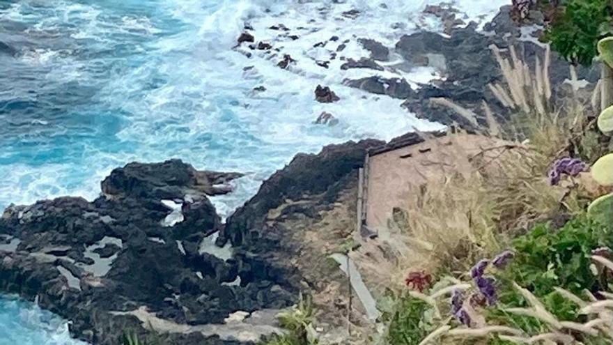 Rescatan a un parapentista que cayó en un acantilado de Tenerife