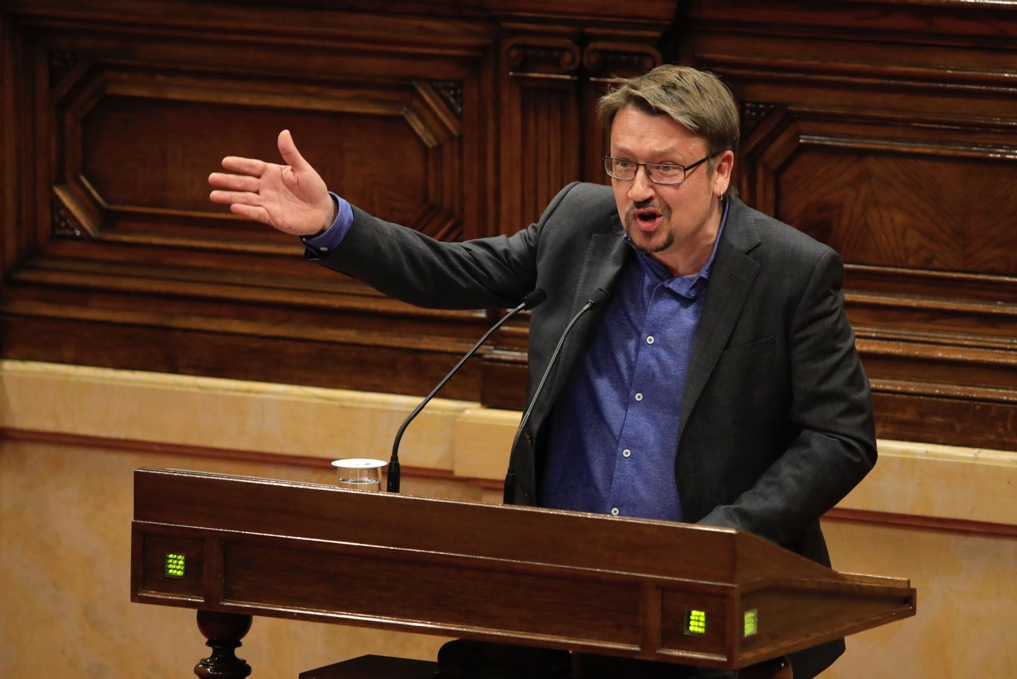 El exlíder de los 'comuns' Xavier Domènech, en un debate en el Parlament en 2018