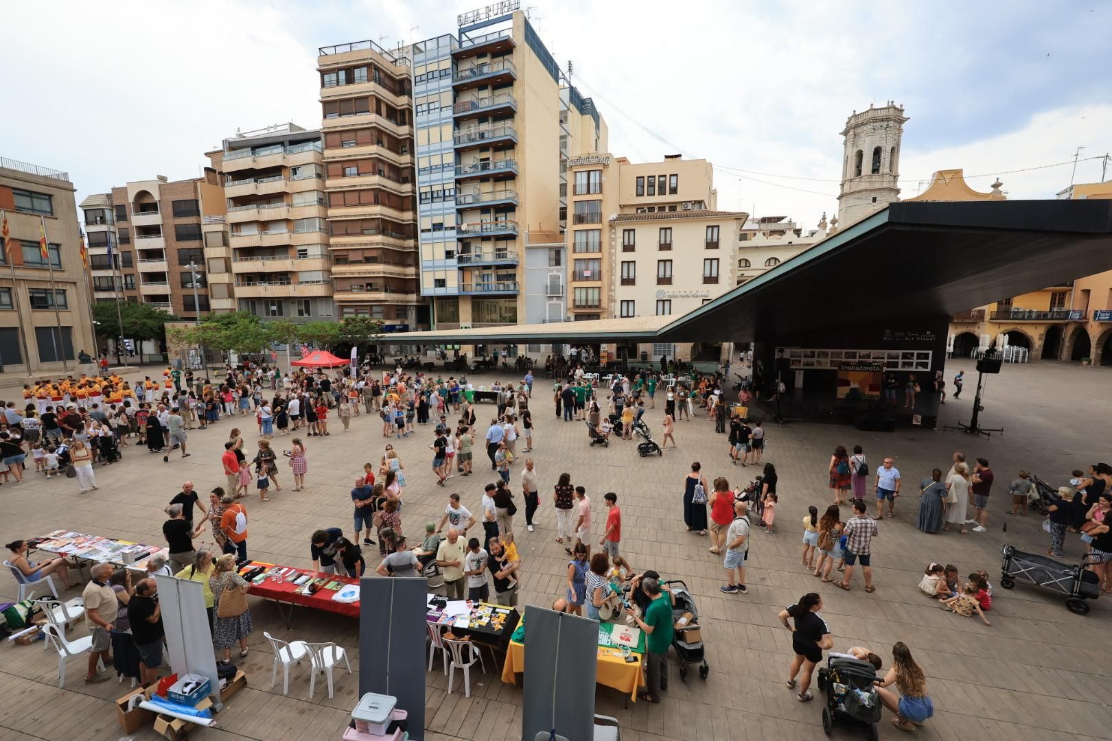 Les fotos de com Vila-real 'trau la llengua' per a defensar el valencià
