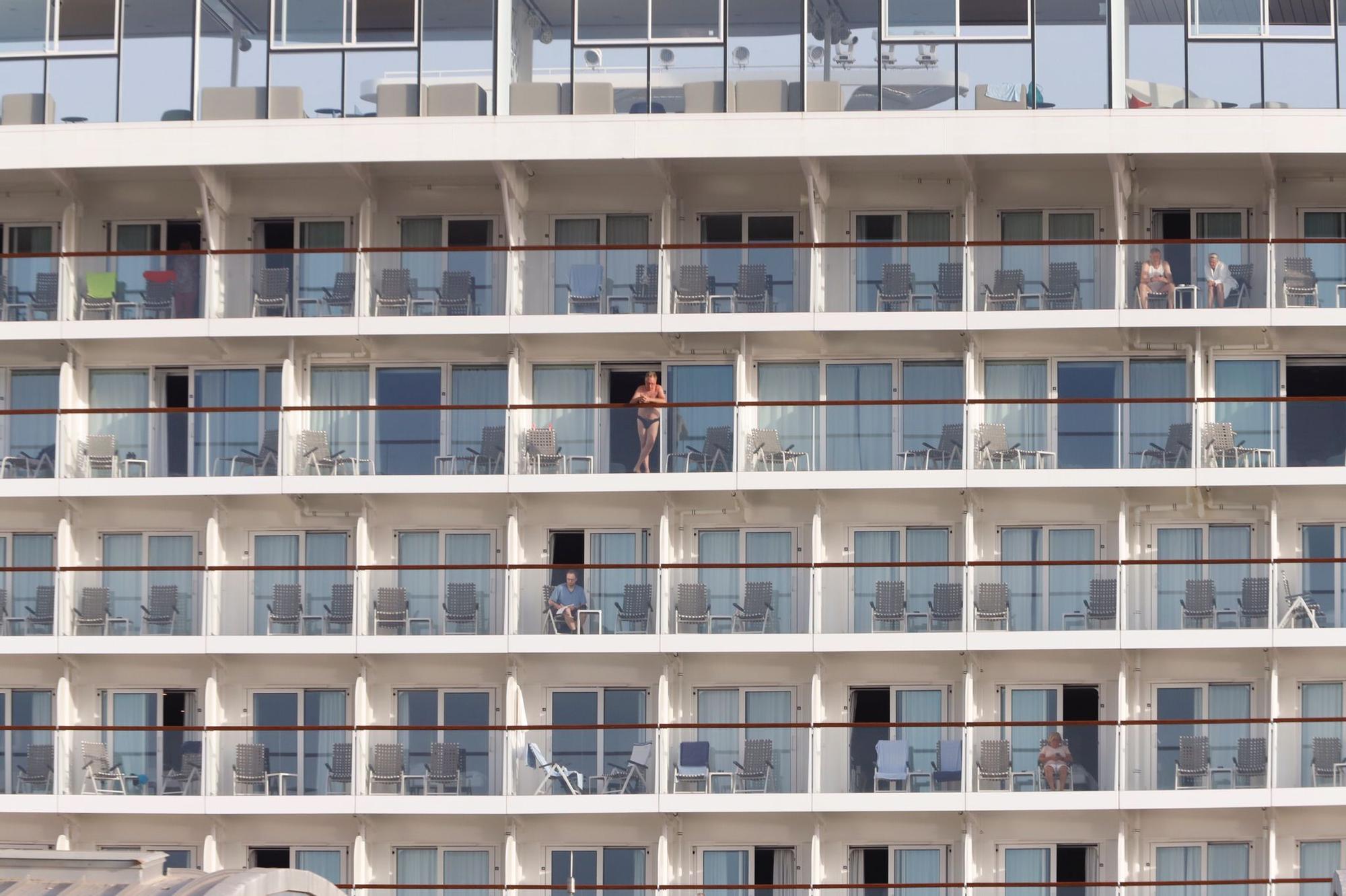 Llegada del primer crucero a Málaga tras el inicio de la pandemia