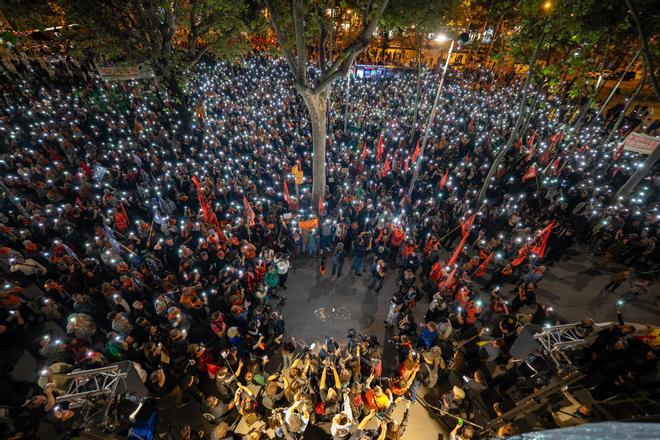 "Todas somos Maricarmen": miles de personas marchan en Barcelona por la vivienda y llaman a la huelga general