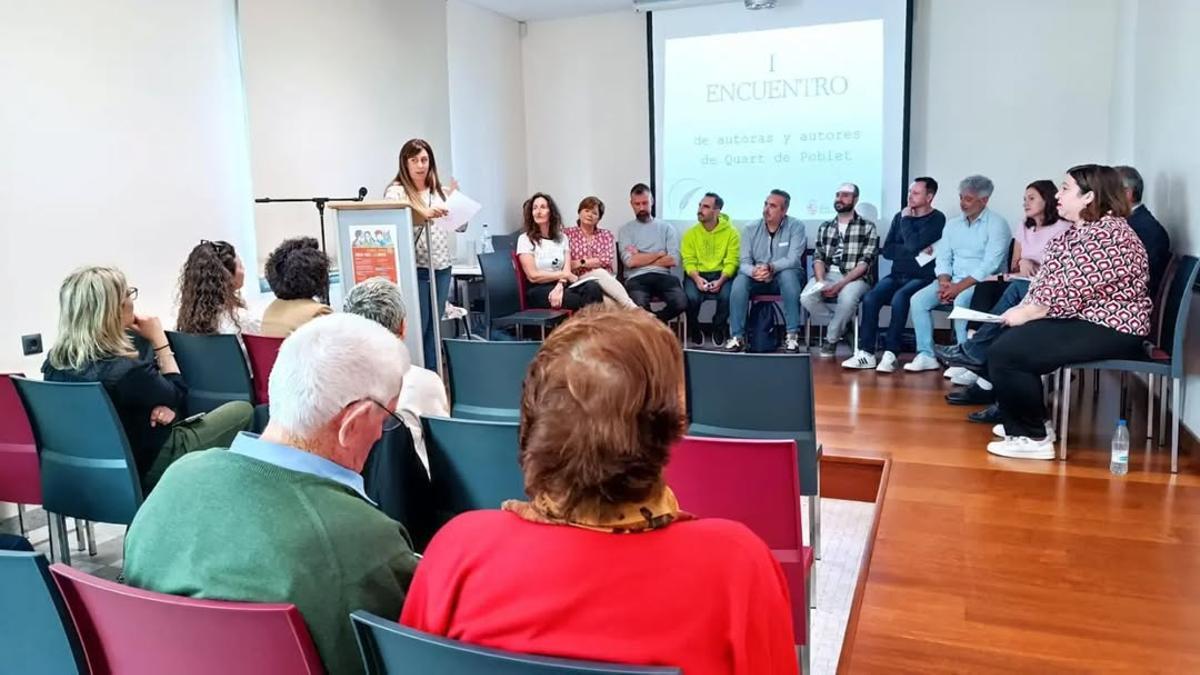 Encuentro de escritores y escritoras de Quart de Poblet en la edición celebrada en 2024.