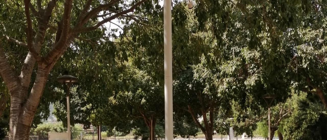 Una de las cámaras de videovigilancia instalada en el parque de Torrecremada