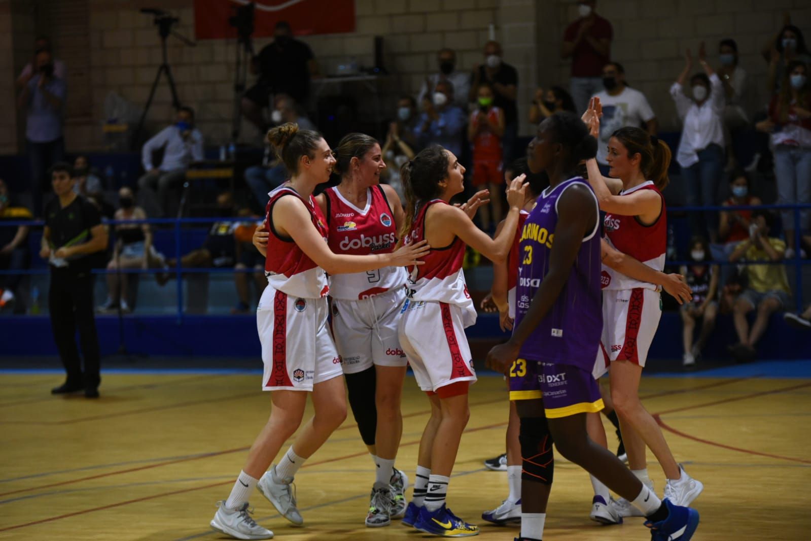 Fase interzonal por el ascenso a la Liga Femenina 2: Dobuss - Clarinos