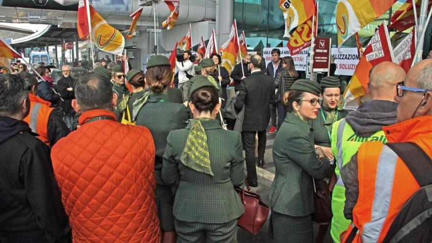 La huelga de controladores en Italia causa más de 500 cancelaciones este lunes