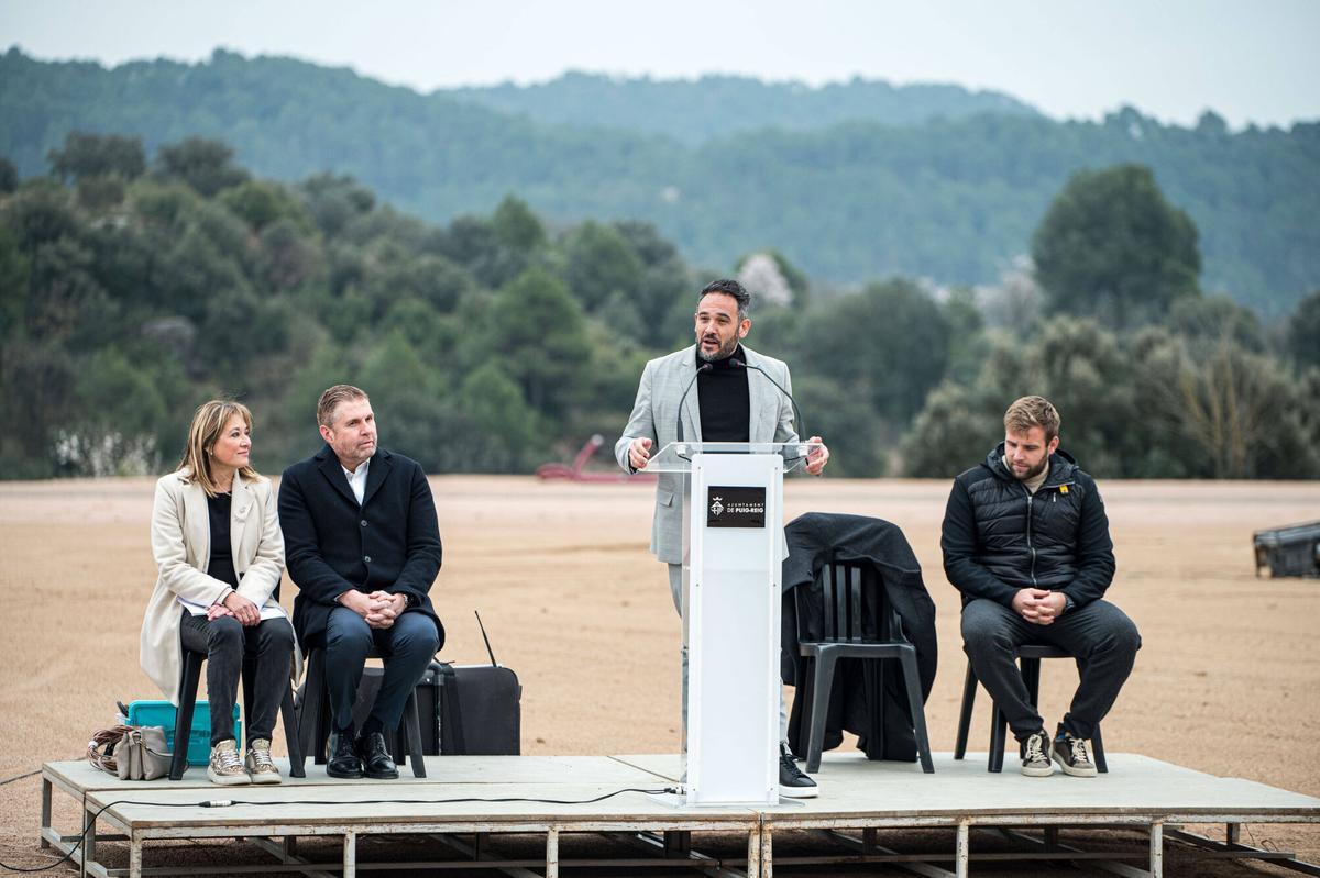 Imatges de la inauguració de la nova pista d'atletisme de Puig-reig
