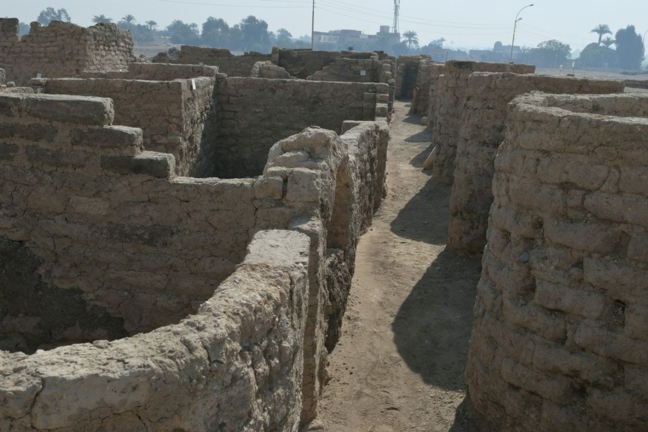 Imagen de la ciudad de hace más de 3.000 años hallada bajo la arena en Egipto