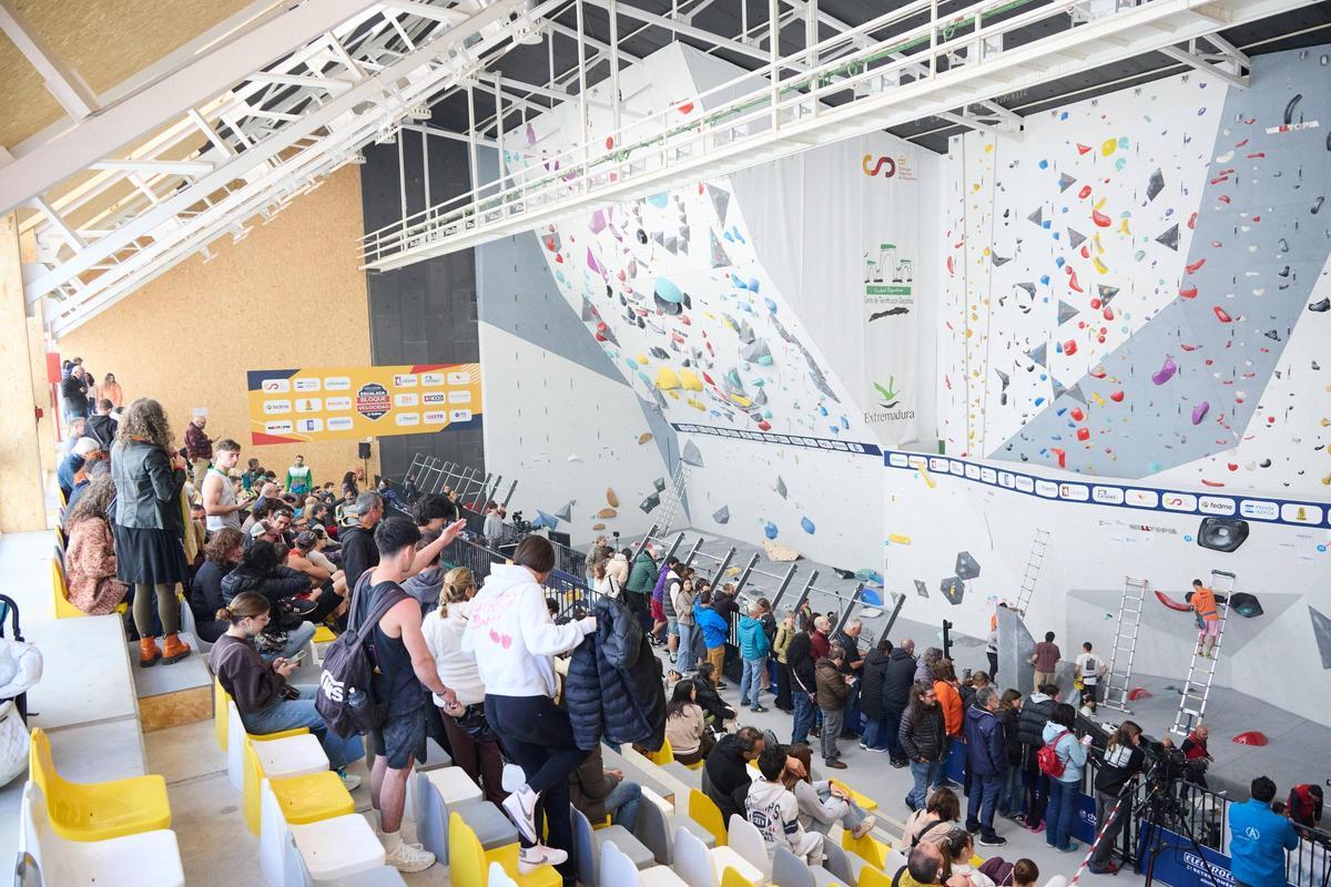 Galería | Instantáneas del arranque de la segunda jornada de la Copa de España de escalada en Cáceres