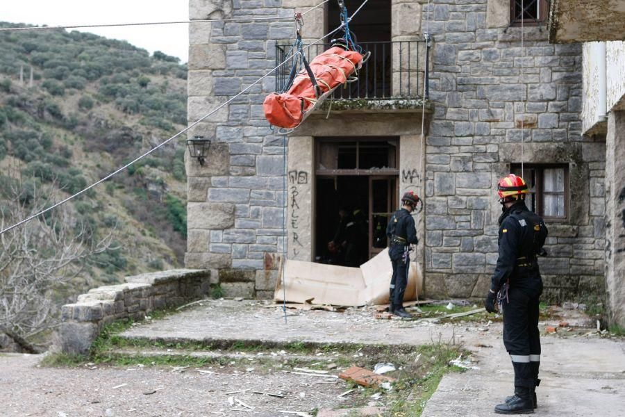 Maniobras de la UME en el poblado del Salto de Cas