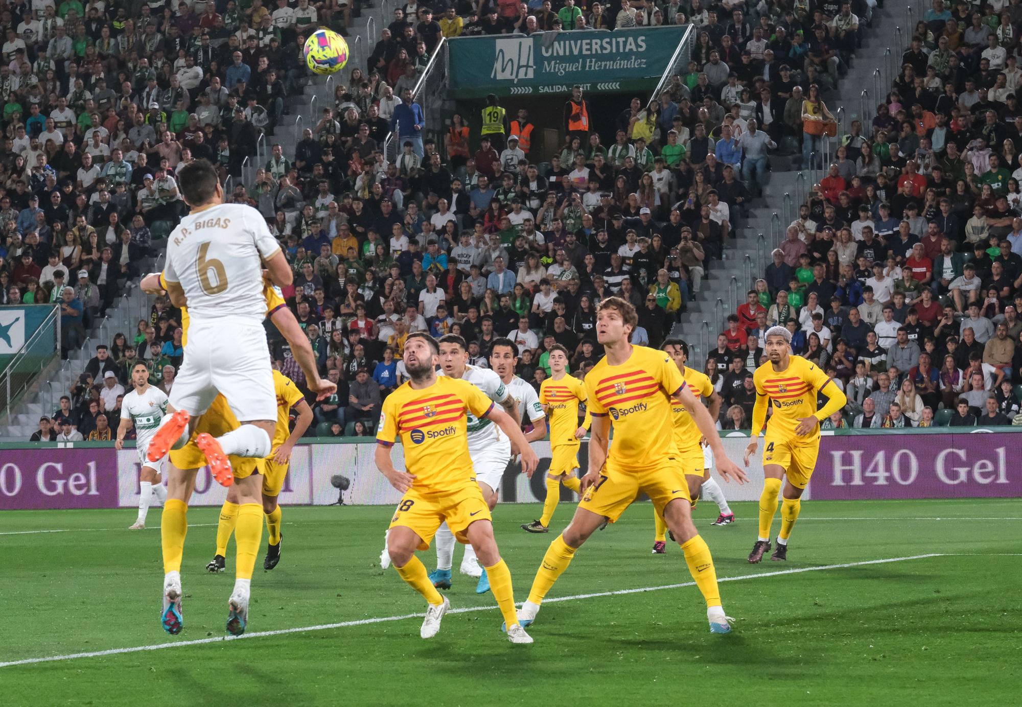 Así se ha vivido el Elche - Barça en el Martínez Valero