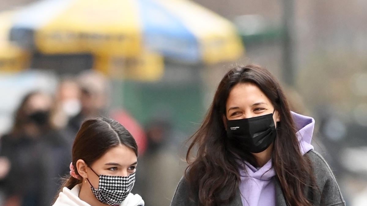 Katie Holmes y su hija Suri por las calles de Nueva York