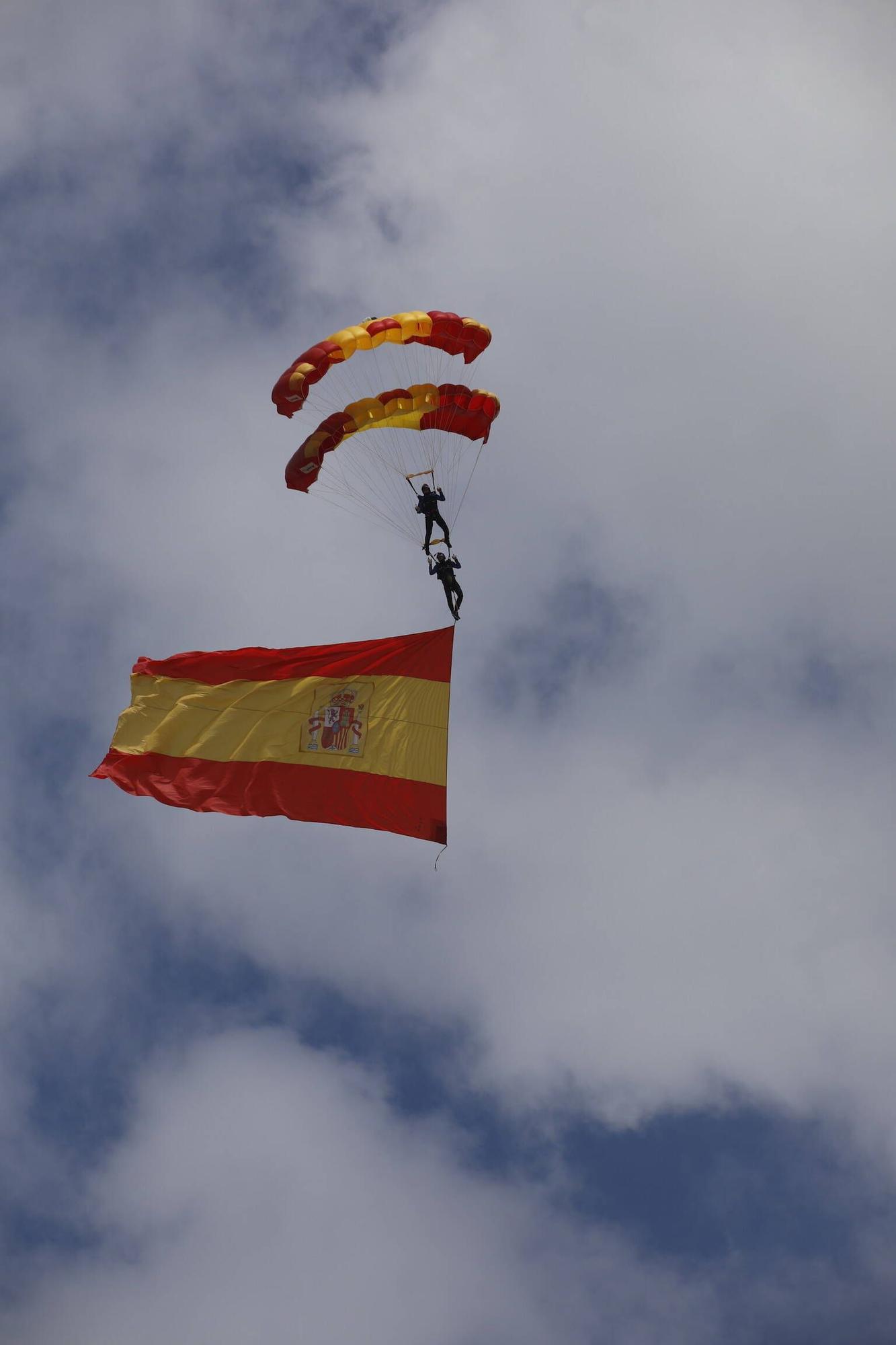 EN IMÁGENES: Así se ensaya el desembarco en la playa de San Lorenzo de Gijón