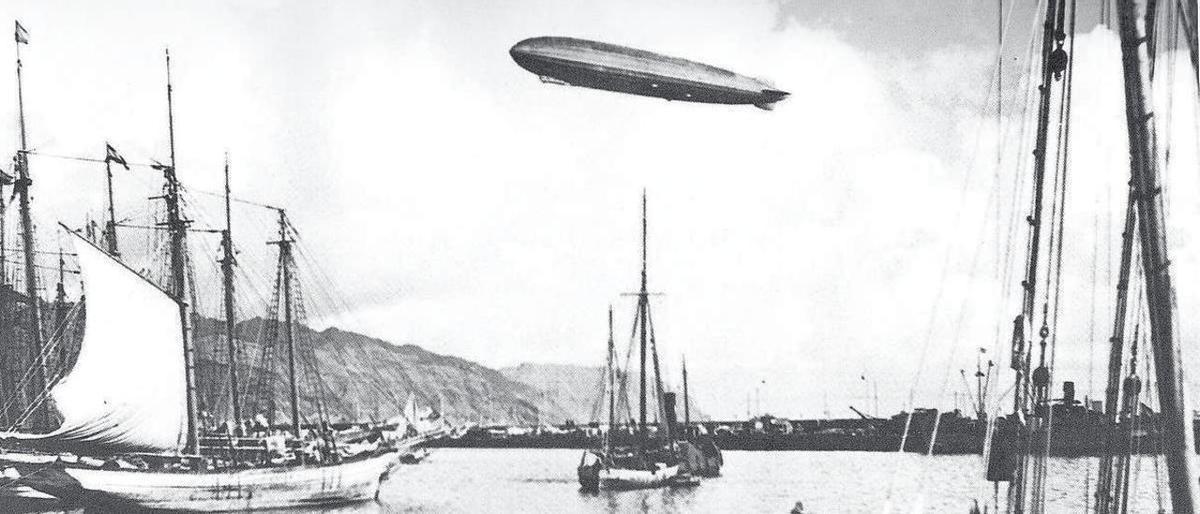 El ‘Graf Zeppelín’ sobre Santa Cruz de Tenerife en 1932.