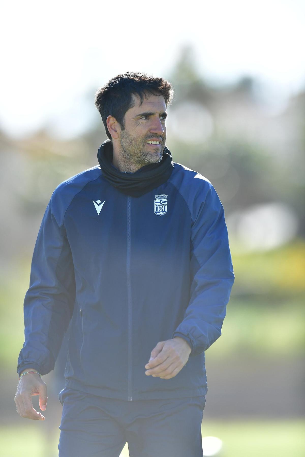 Íñigo Vélez, durante un entrenamiento con el FC Cartagena