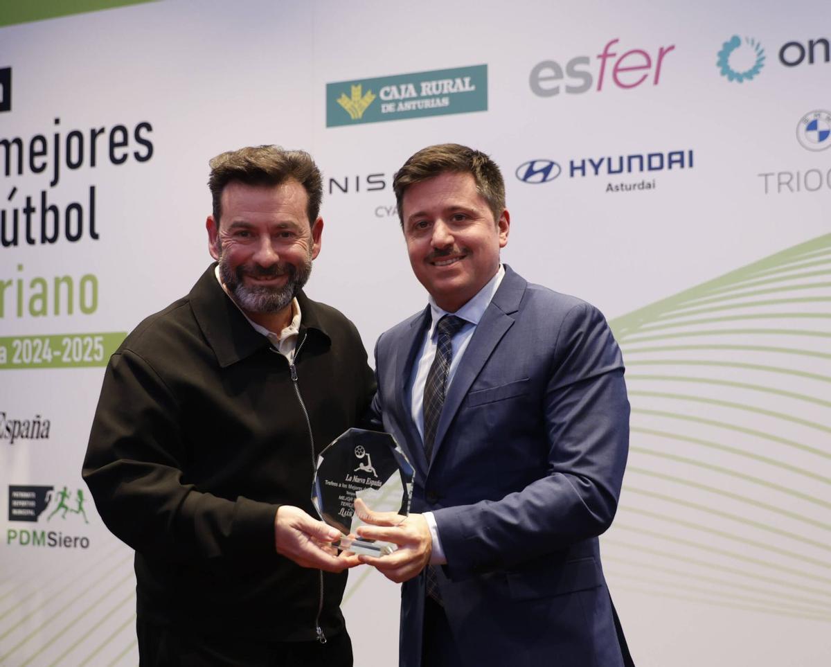 Luis Arturo con Eloy Méndez, director de LA NUEVA ESPAÑA.